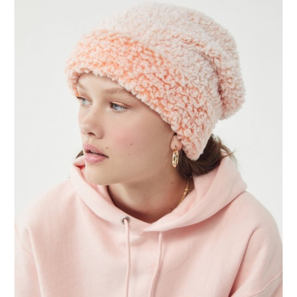 NWT URBAN OUTFITTERS TEDDY BEANIE